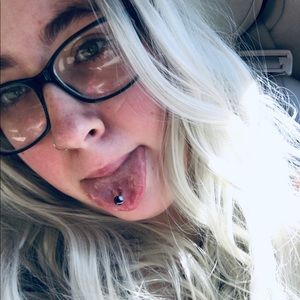 Meet your Posher, Christina